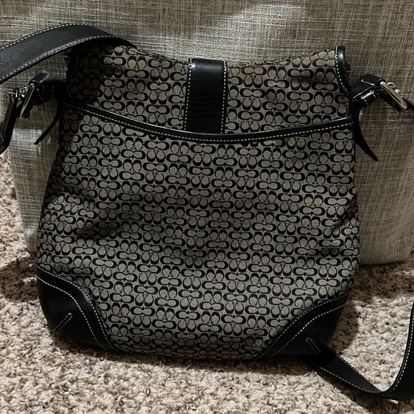Pre-owned Coach Signature C Black Leather/canvas Crossbody Bag - Picture 2 of 10